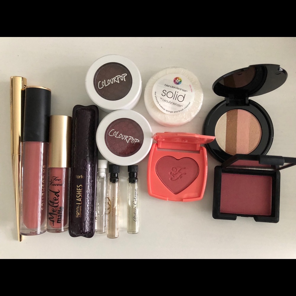 Makeup em Tart colorpop toofaced Nars Hourglass